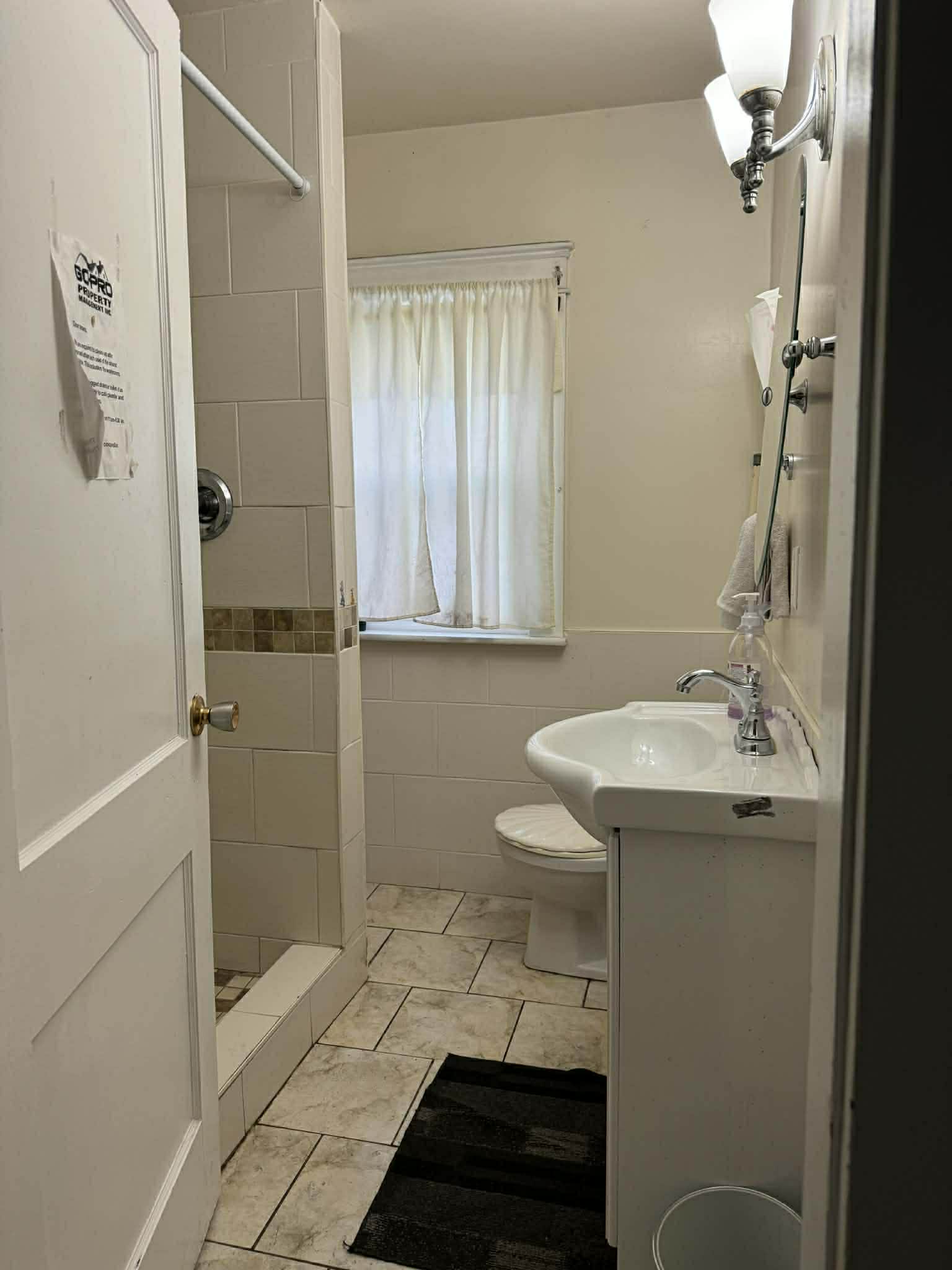 16 Sutherland St photo 8