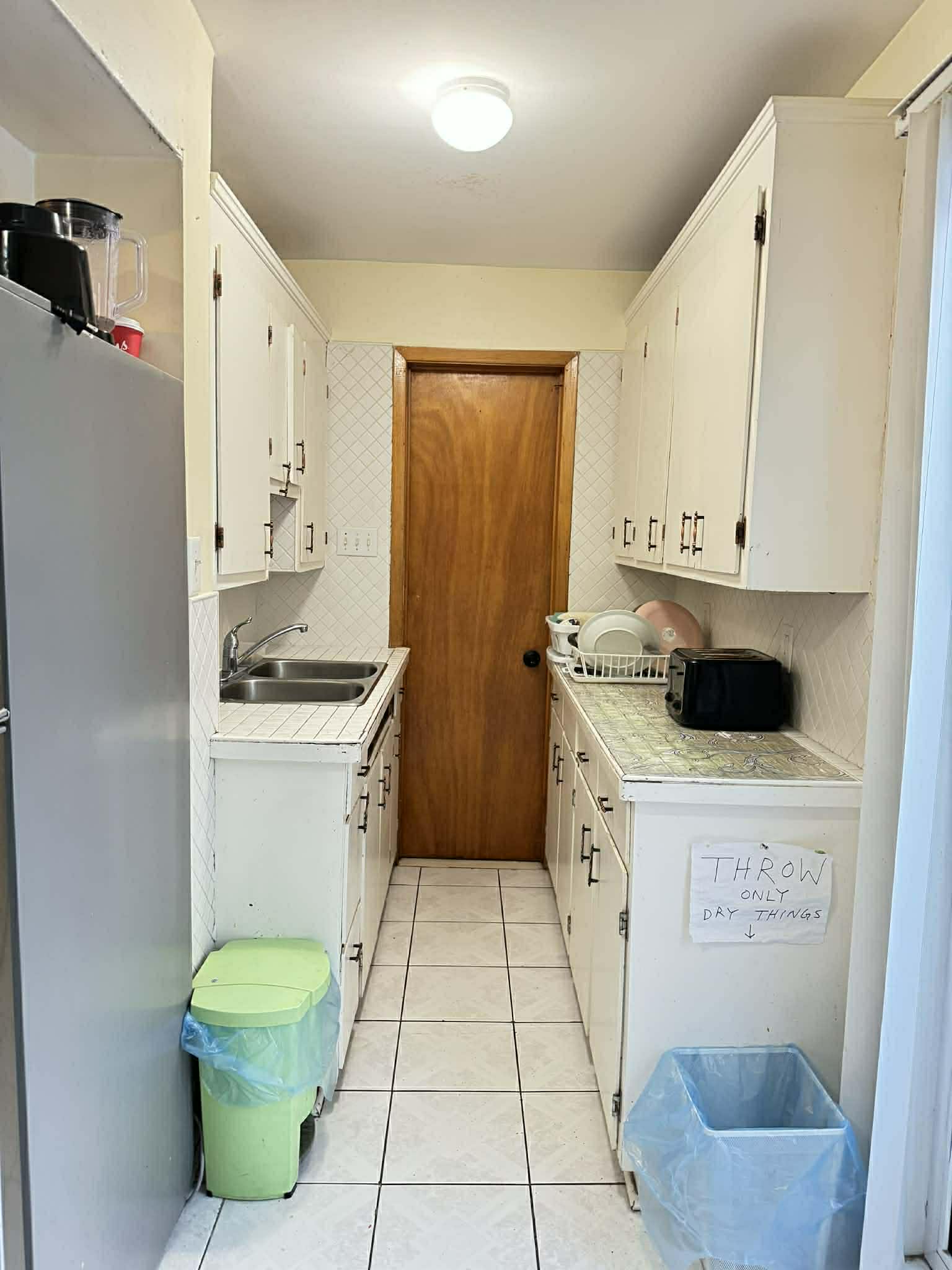 16 Sutherland St photo 7