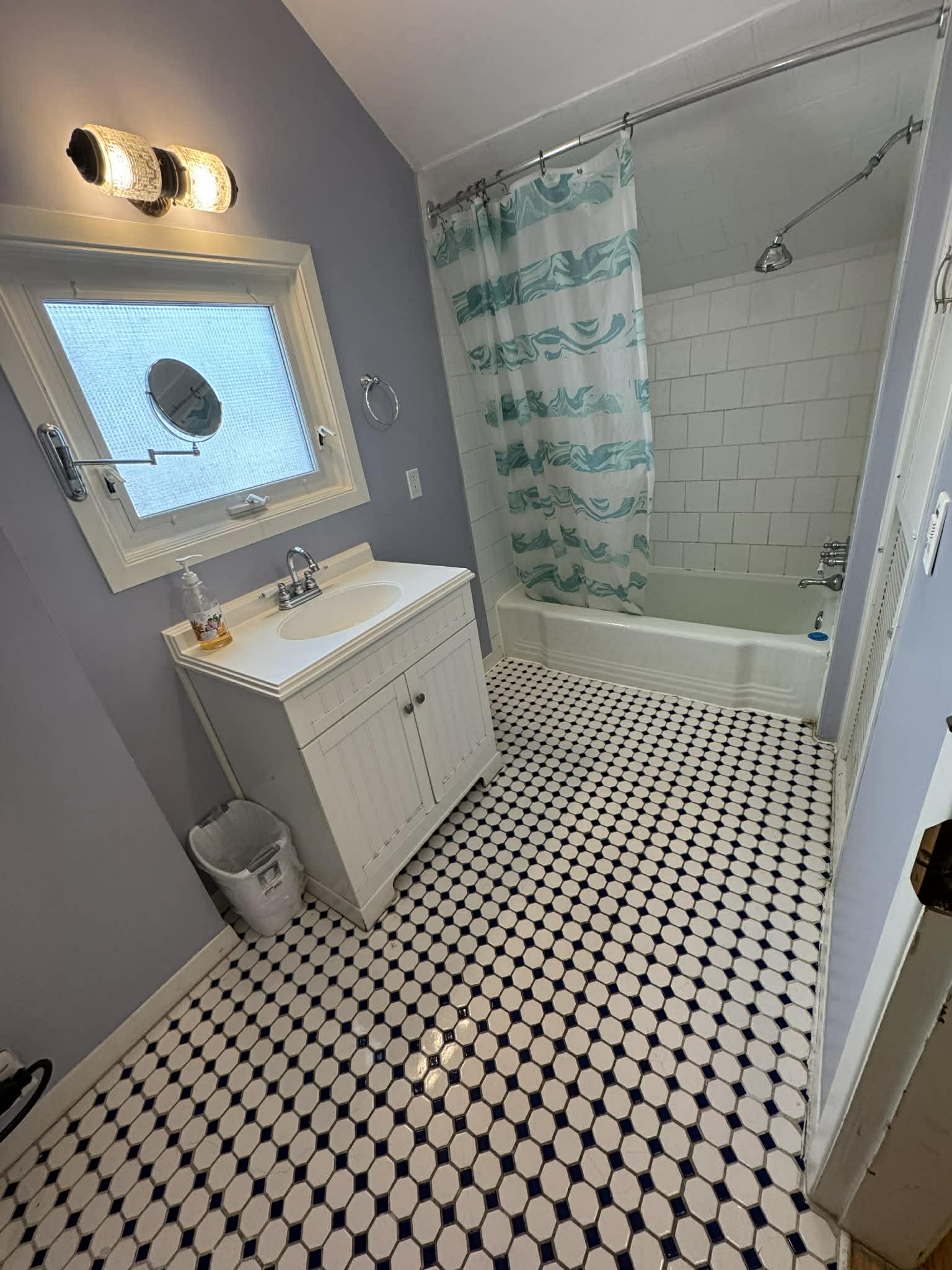 3 Charlotte St photo 7